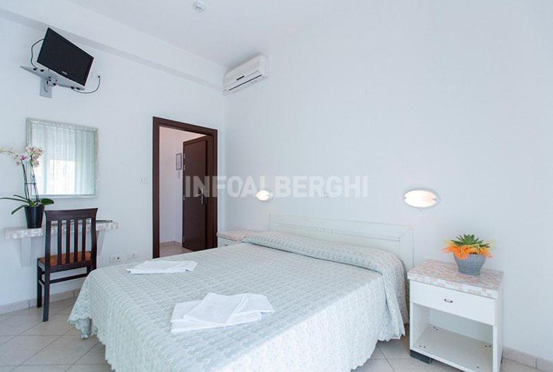 Hotel Napoleon San Mauro Mare المظهر الخارجي الصورة