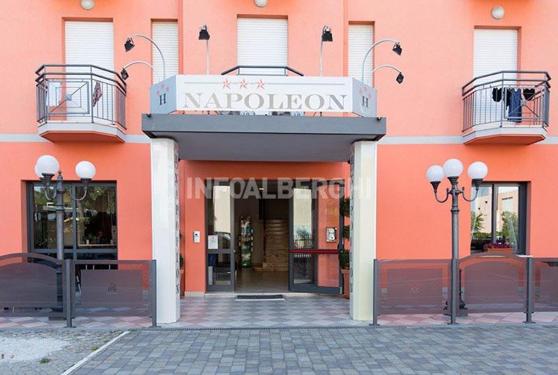 Hotel Napoleon San Mauro Mare المظهر الخارجي الصورة